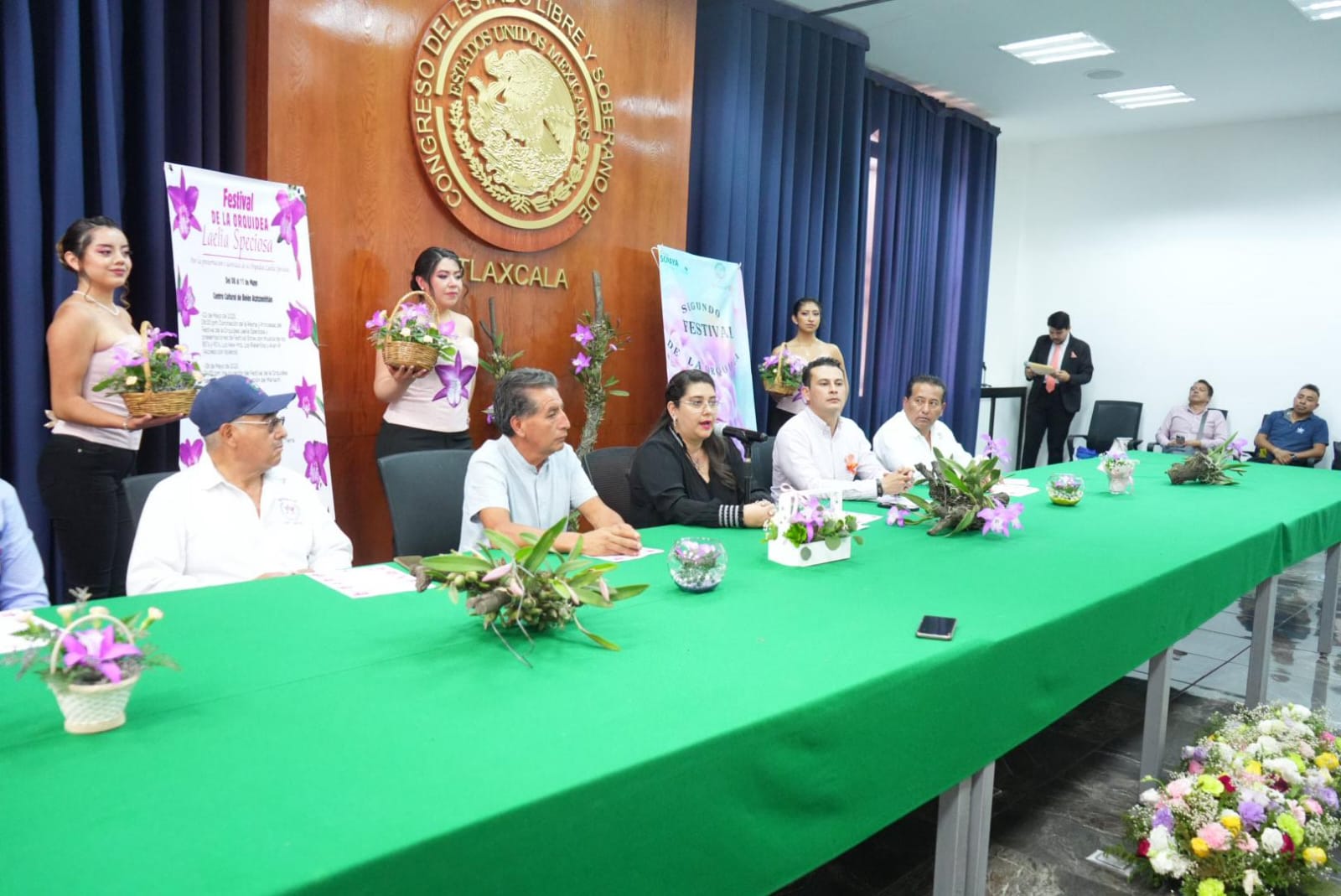 Presentan en el Congreso la segunda edición del festival de la orquídea
